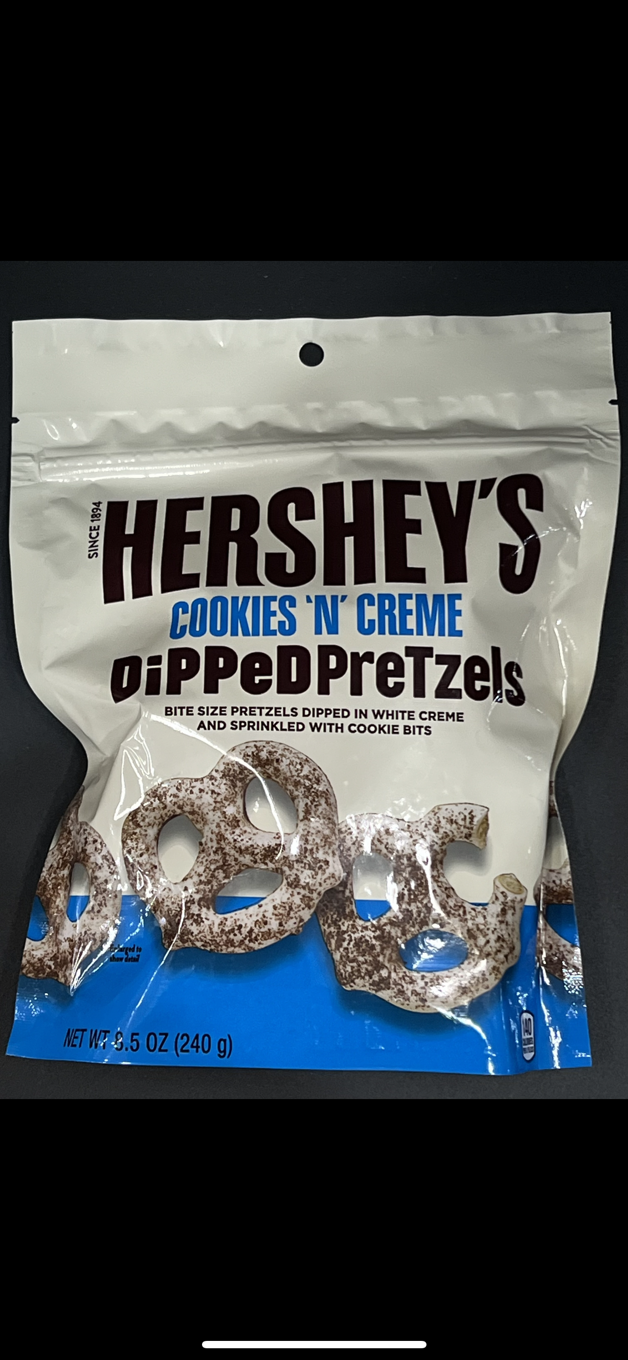 Hersheys Cookies ‘N’ Creme Dipped Pretzels